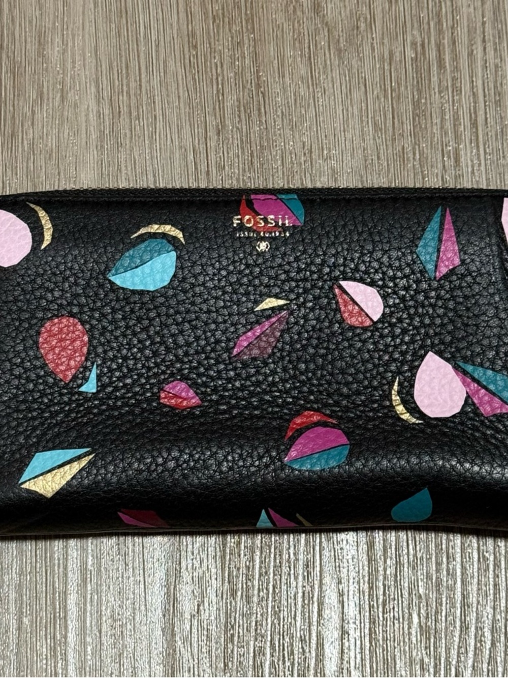 Fossil Pebbled Leather Wallet Wrap Around Zip Black Pink Gold Petal Leaf Accents
